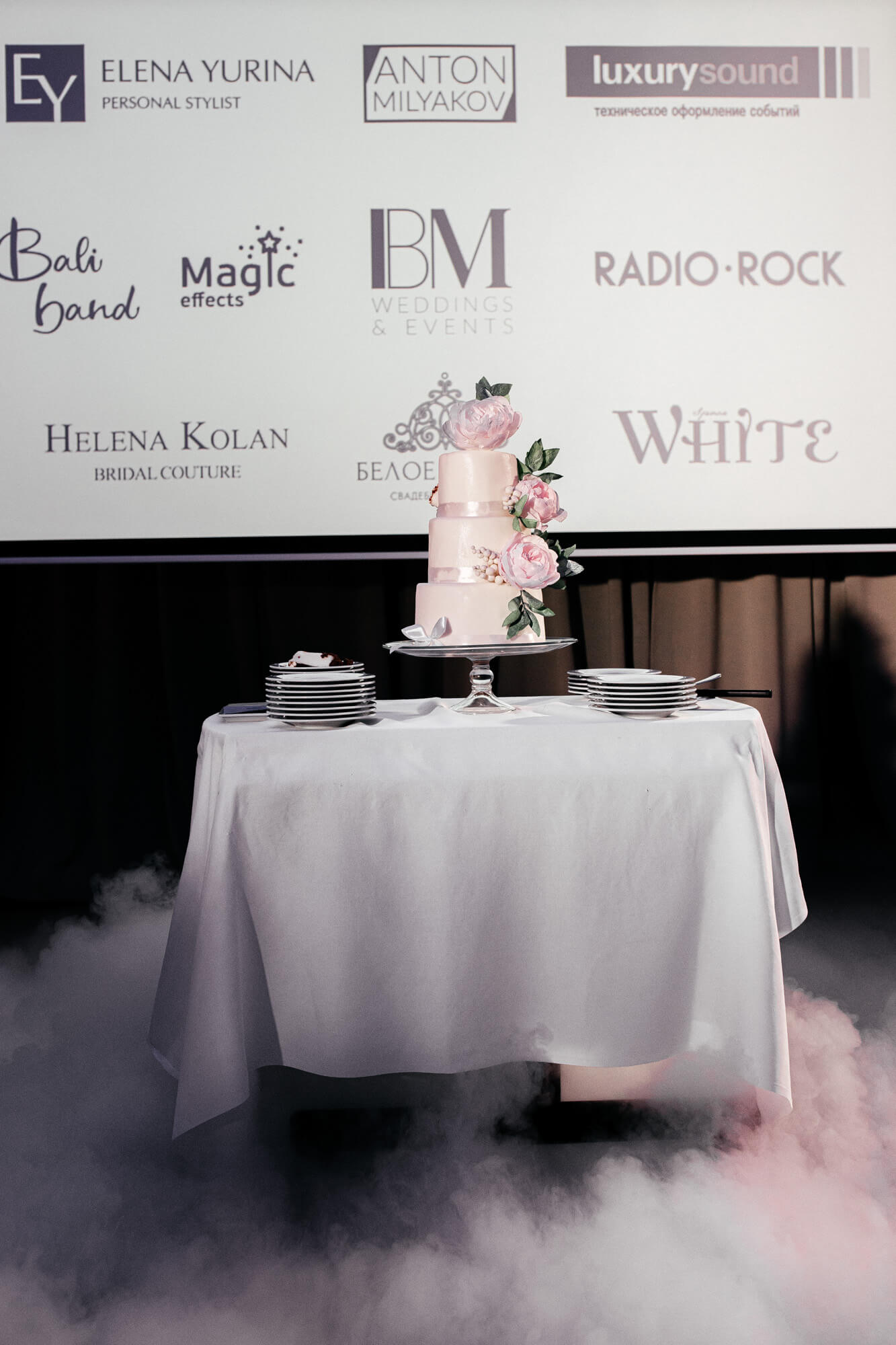 Свадебный торт на показе Helena Kolan